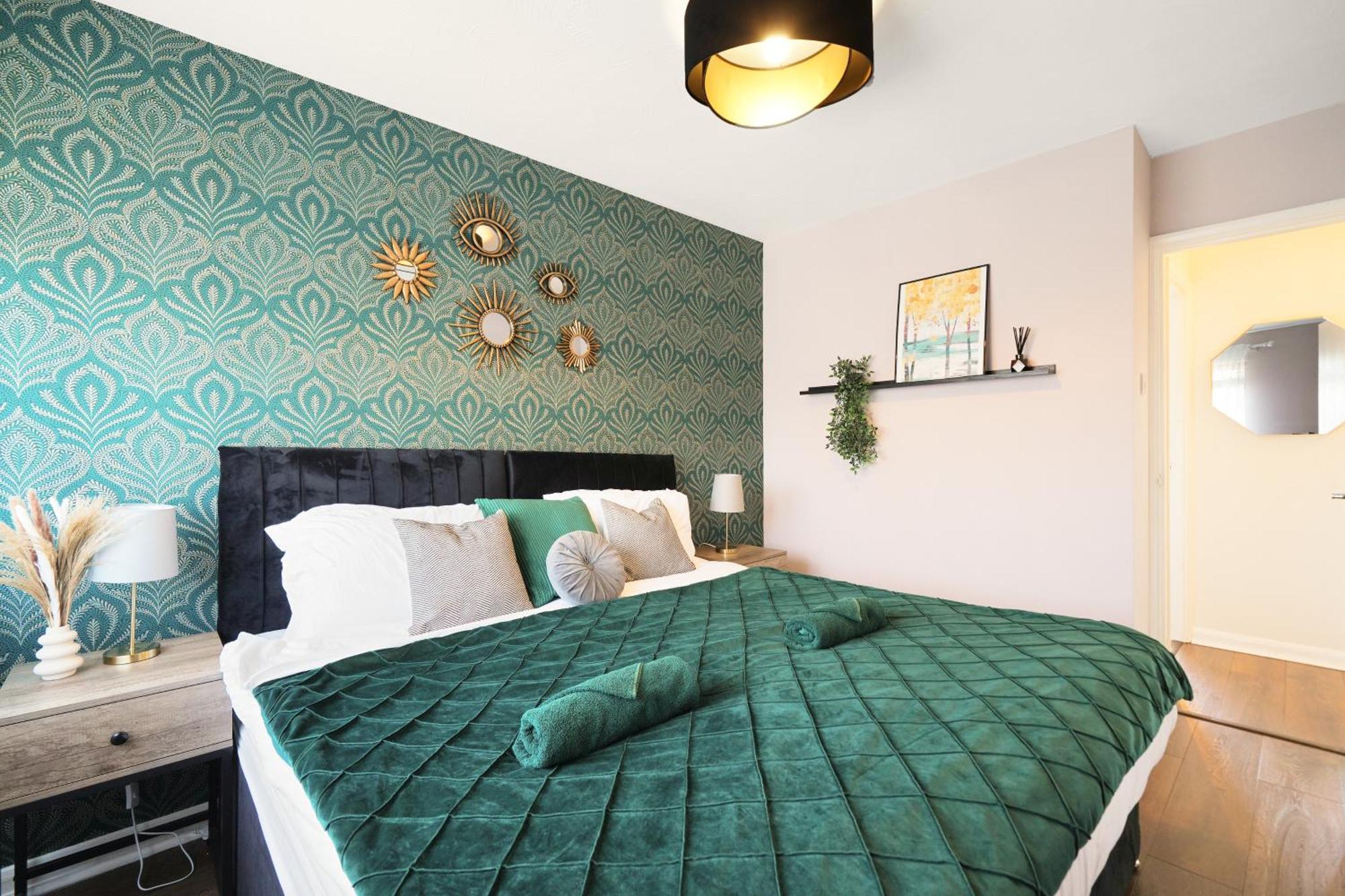 Cosy Corner In Aylesbury Near Stoke Mandeville Hospital & Town Centre With Private Parking Exterior photo